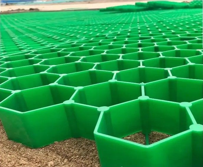 HDPE プラスチック 毛孔のある草のグリッド 舗装 駐車場の床のための舗装グリッド