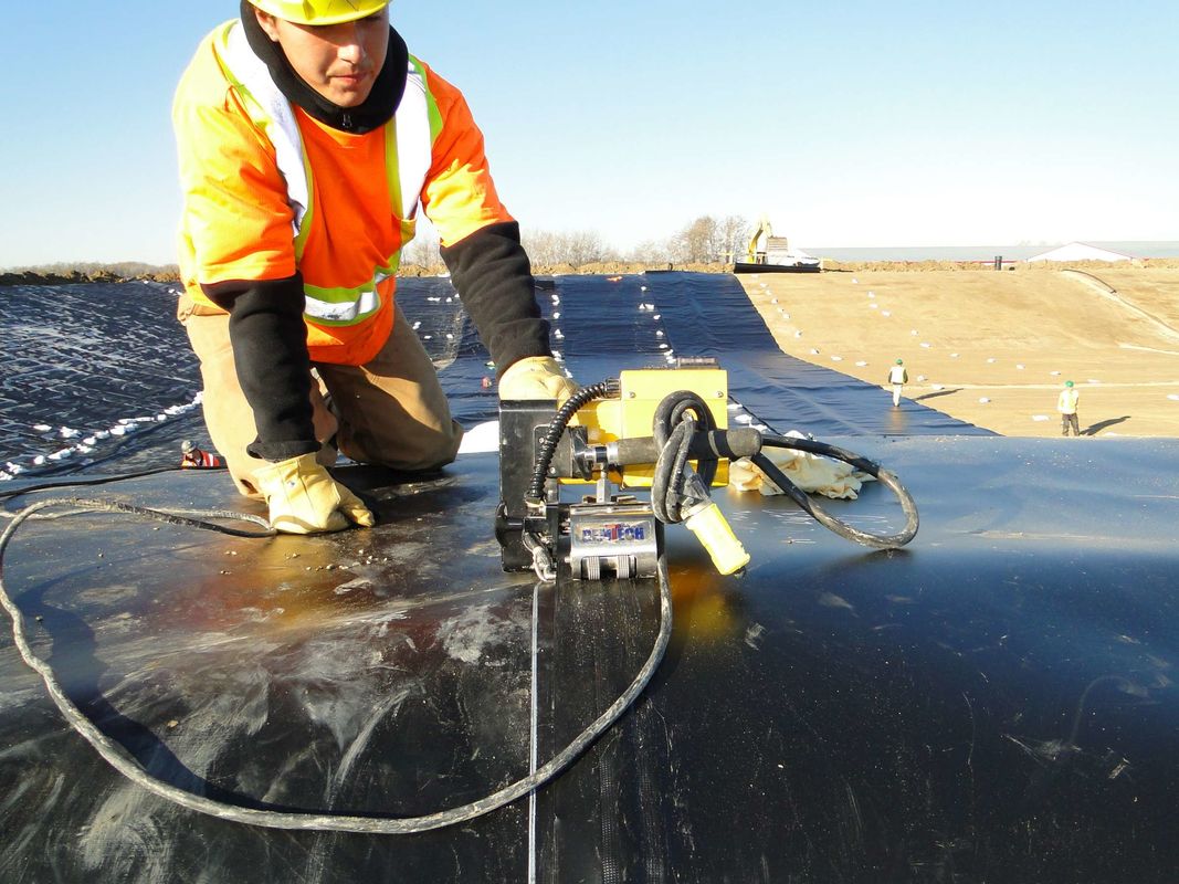 耐久性の高いHDPE地膜ラインナー 魚飼育用 防水プラスチック池ラインナー 養殖用水槽,池,水槽