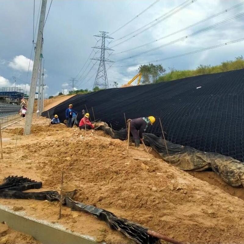 HDPE ジオセル プラスチック ドライブウェイ 砂利 HDPE ジオセル 道路における土壌管理 道路の強化 斜面保護 侵食管理 砂利 高速道路