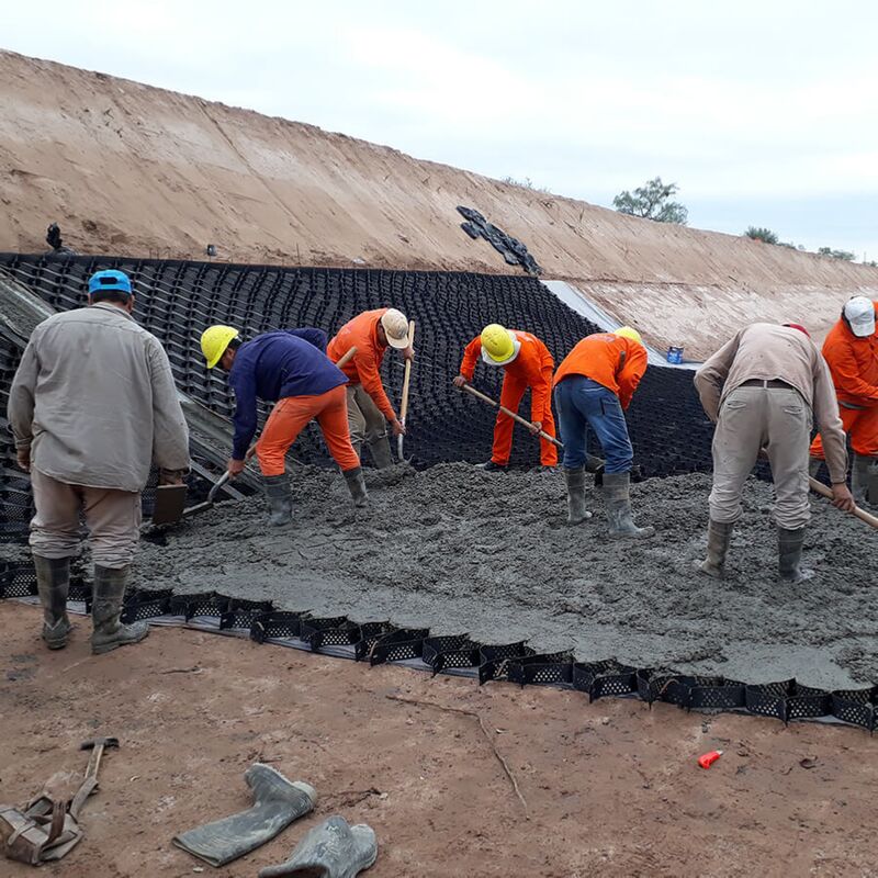 HDPE ジオセル プラスチック ドライブウェイ 砂利 HDPE ジオセル 道路における土壌管理 道路の強化 斜面保護 侵食管理 砂利 高速道路